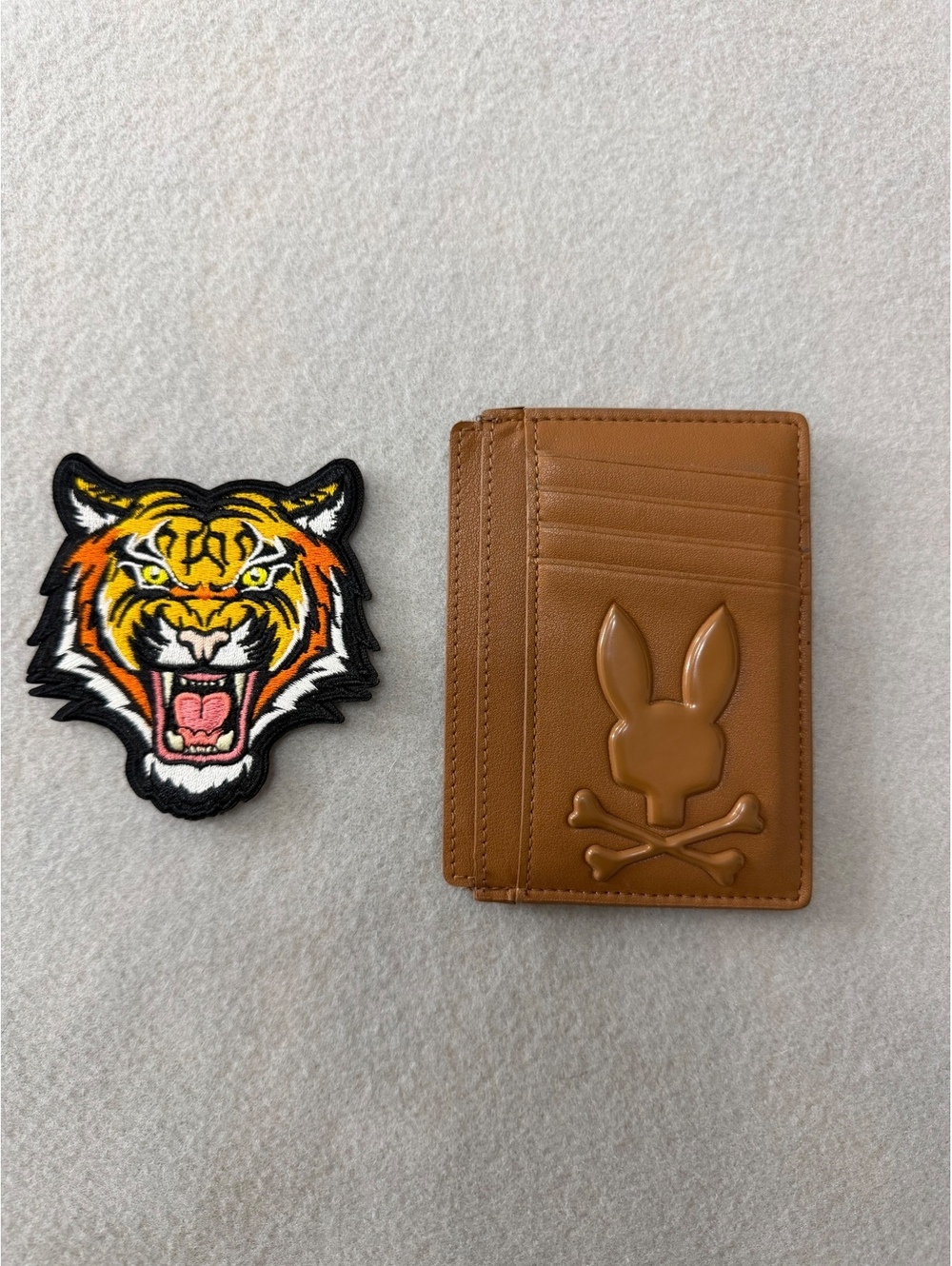 290/850 Psycho Bunny Card Holder Wallet Brown Embossed Logo Slim Leather
